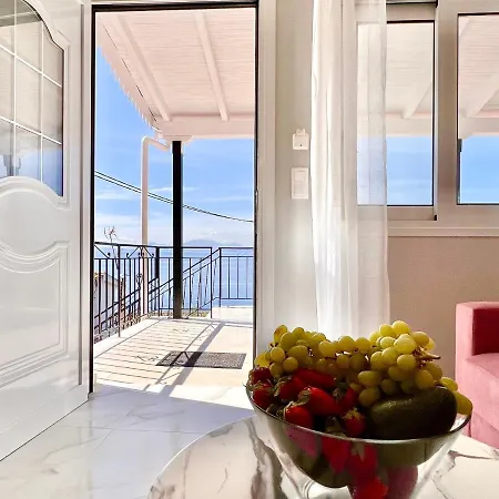 Nissaki And Vasilis House *