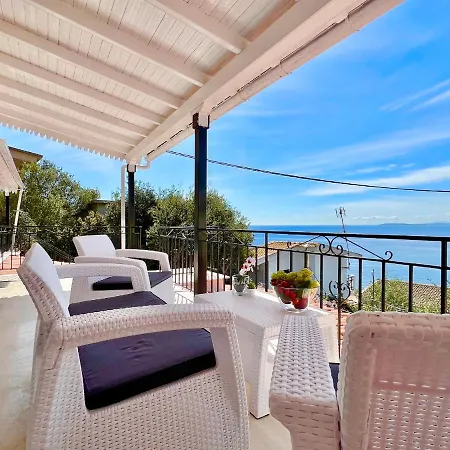 Nissaki And Vasilis House *