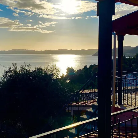 Nissaki And Vasilis House *