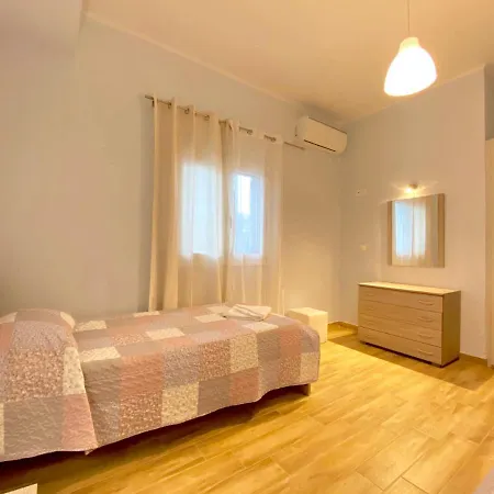 Nissaki And Vasilis House *