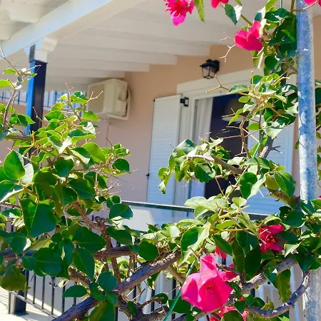 Nissaki And Vasilis House *