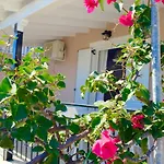 Nissaki And Vasilis House *
